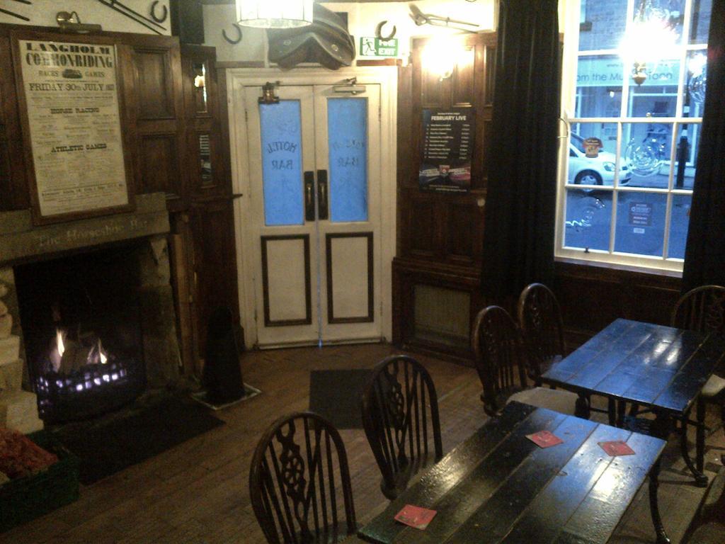 Langholm Crown Hotel מראה חיצוני תמונה
